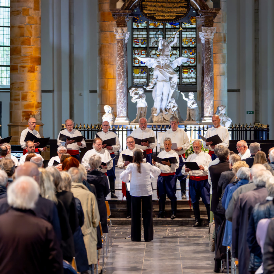 Chaja Polak geeft lezing tijdens Den Haag Herdenkt